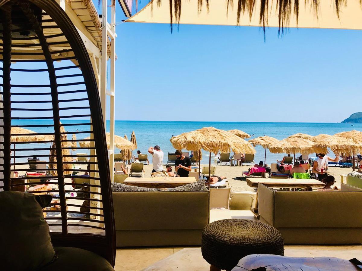 Cubaneros Holiday Inn ラガナス エクステリア 写真