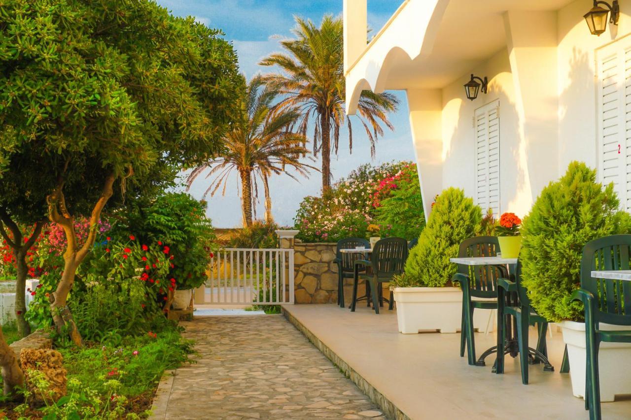 Cubaneros Holiday Inn ラガナス エクステリア 写真